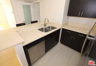 4405 Matilija Ave in Los Angeles, CA - Building Photo - Building Photo