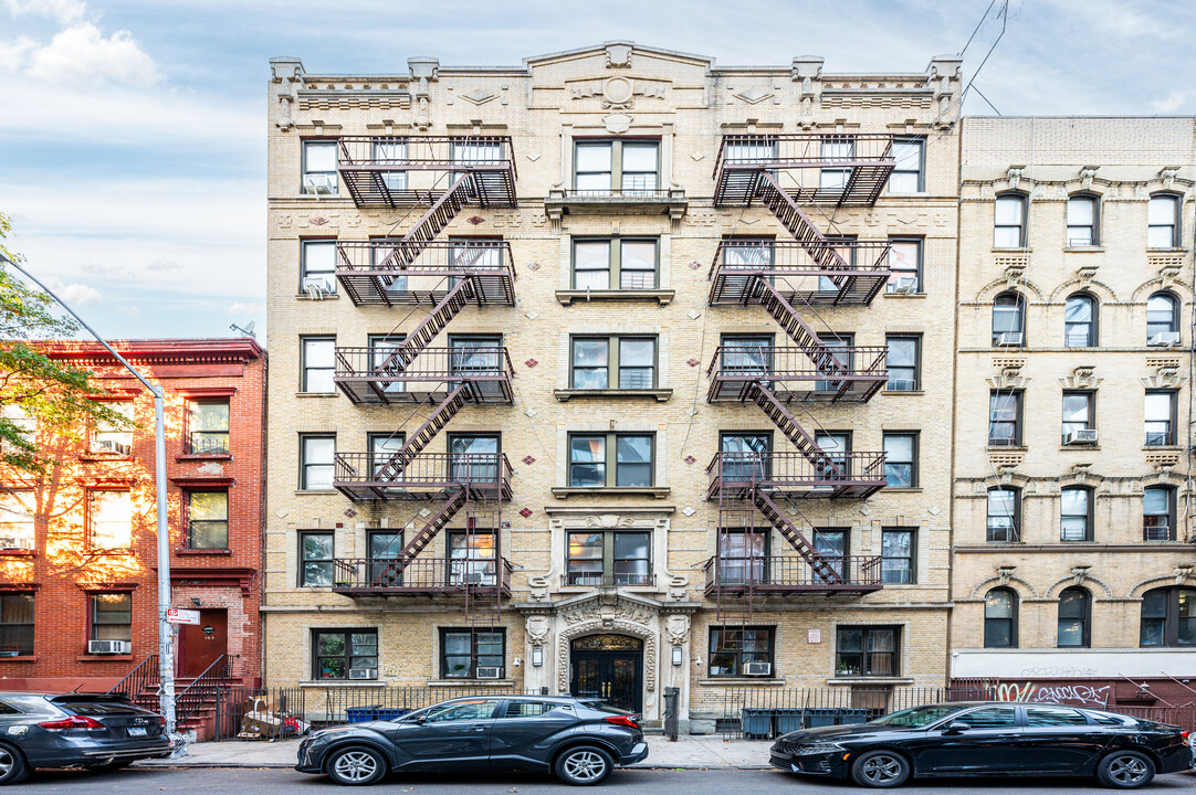 147 S 4th St in Brooklyn, NY - Foto de edificio