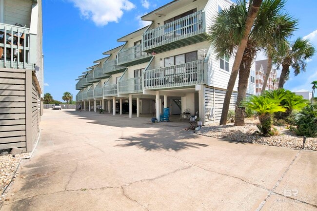 554 E Beach Blvd