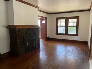 1325 27th St in Moline, IL - Building Photo - Building Photo