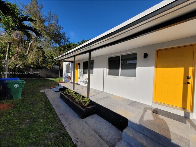 277 NW 75th St in Miami, FL - Building Photo - Building Photo