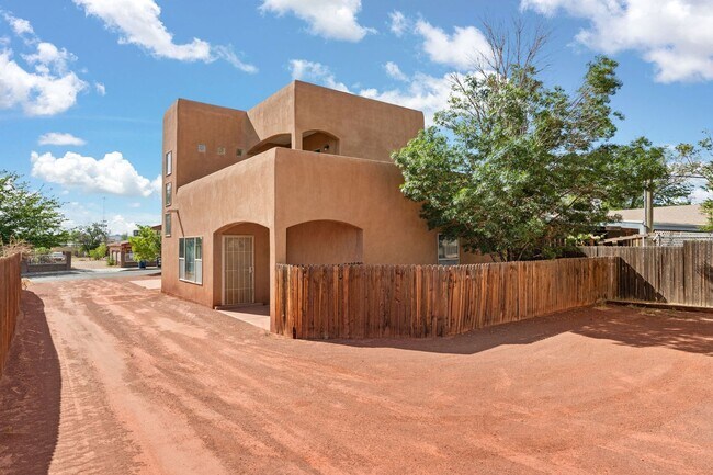 2406 Broadway Blvd NE-Unit -Unit A in Albuquerque, NM - Building Photo - Building Photo