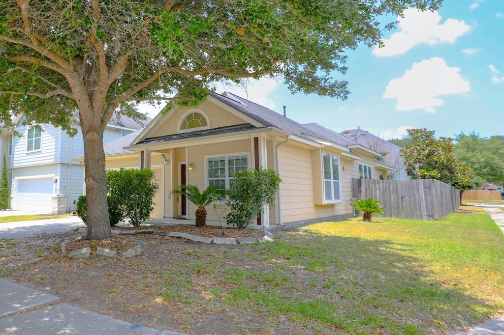 12827 Pecan Shores Dr in Houston, TX - Building Photo