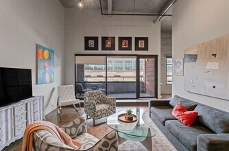 360 W Pershing Rd in Kansas City, MO - Building Photo - Building Photo