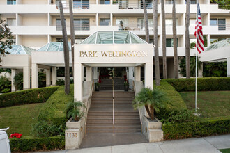 Park Wellington in Los Angeles, CA - Foto de edificio - Building Photo