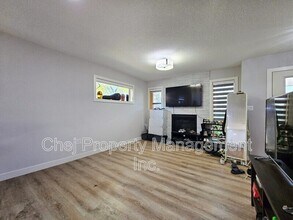 10427-10469 69 Ave NW in Edmonton, AB - Building Photo - Building Photo