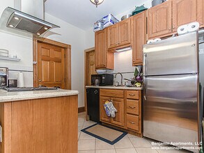 97 Myrtle St, Unit 7 in Boston, MA - Building Photo - Building Photo