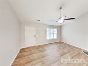 6812 Rangecrest Rd in Belews Creek, NC - Building Photo - Building Photo