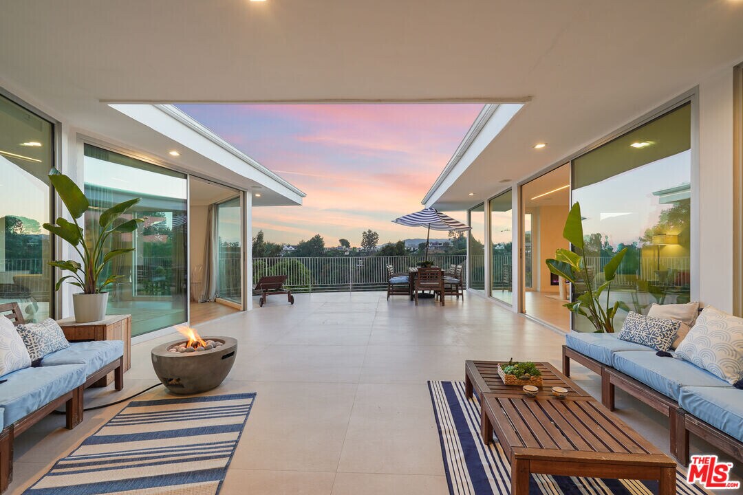 11316 Chalon Rd in Los Angeles, CA - Building Photo