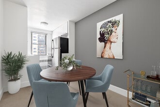 Parker Towers in Forest Hills, NY - Foto de edificio - Building Photo