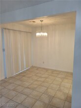 925 Willow Tree Dr in Las Vegas, NV - Building Photo - Building Photo
