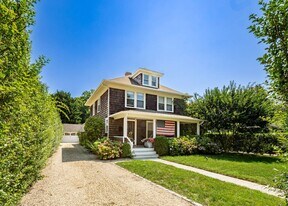 148 Wooley St in Southampton, NY - Building Photo