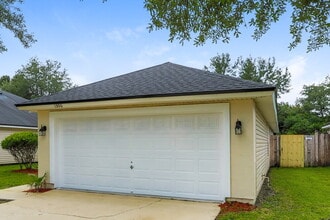 1306 Ardmore St in St. Augustine, FL - Foto de edificio - Building Photo