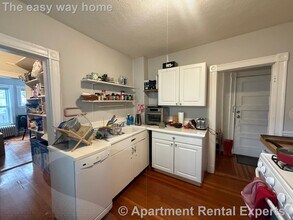 9 Eustis St, Unit #1R in Cambridge, MA - Building Photo - Building Photo