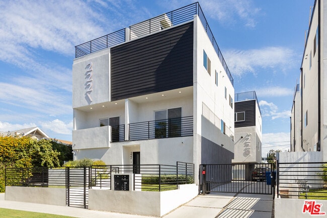 property at 220 N Coronado St