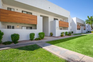 The Avi in Tempe, AZ - Building Photo