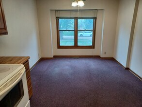 4130 S 58th St in Lincoln, NE - Foto de edificio - Building Photo