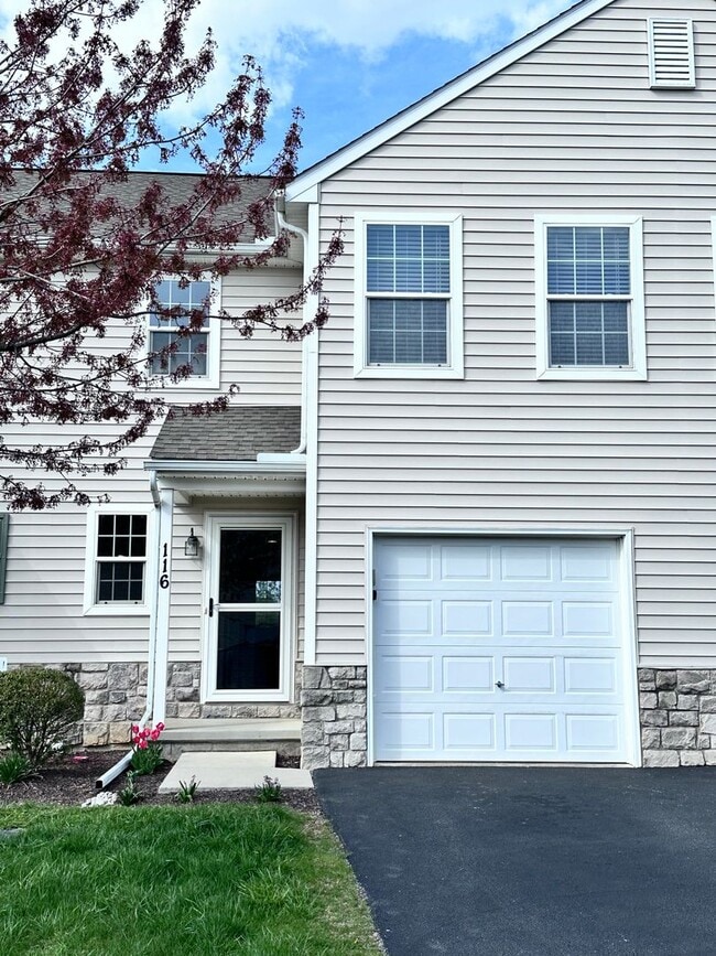116 N Village Cir in Palmyra, PA - Building Photo - Building Photo