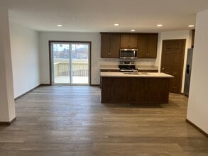 306 South St in McLean, IL - Building Photo - Building Photo