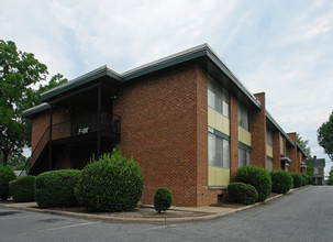 Greenbriar in High Point, NC - Building Photo - Building Photo