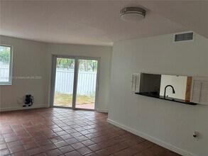 6800 SW 45th Ln in Miami, FL - Building Photo - Building Photo
