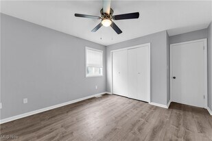 302 Louisiana Ave in Lorain, OH - Building Photo