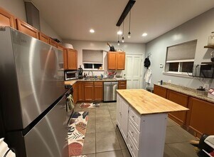 1328 W Lombard St in Baltimore, MD - Foto de edificio - Building Photo