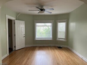 47 Gillies St in Clifton, NJ - Building Photo - Building Photo