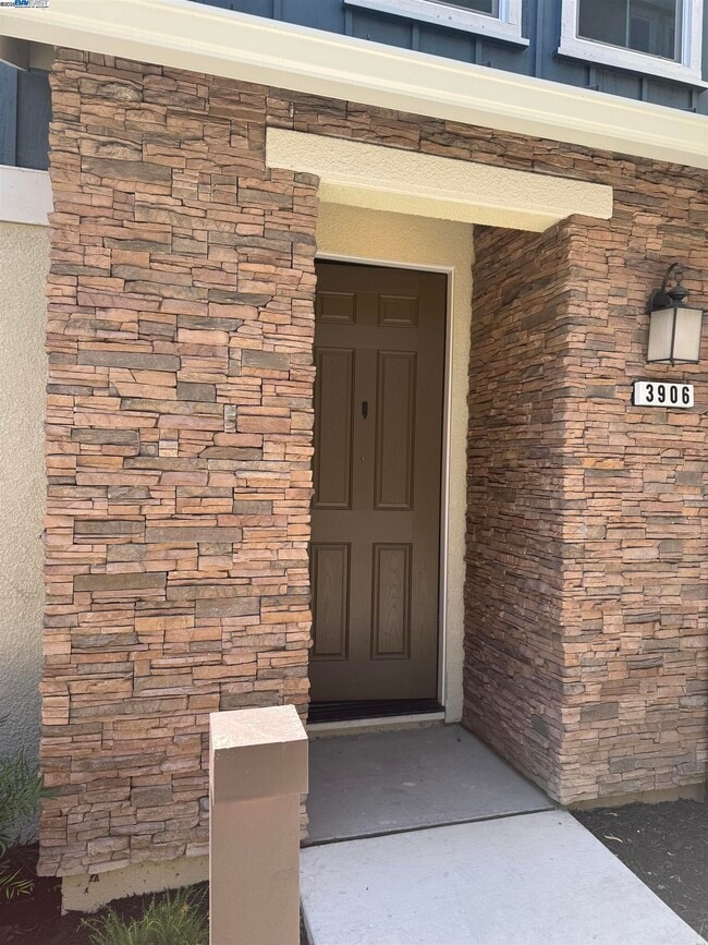 3906 Guerneville Wy in Dublin, CA - Building Photo - Building Photo