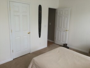 2319 W Clifton Ave, Unit Apartment 2 in Cincinnati, OH - Building Photo - Building Photo