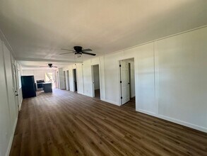 496 Ave A in Eastpoint, FL - Building Photo - Building Photo