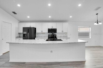 693 Persian Dr in Haines City, FL - Building Photo - Building Photo