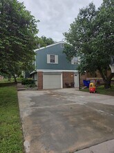 609 Wheatland Dr in Junction City, KS - Building Photo - Building Photo