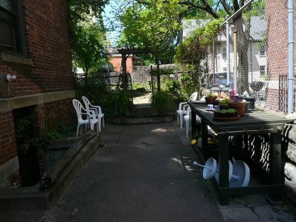 110 Central St, Unit 2 in Somerville, MA - Foto de edificio - Building Photo
