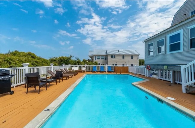 1976 E Ocean View Ave