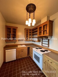 2447 NW Johnson St in Portland, OR - Foto de edificio - Building Photo