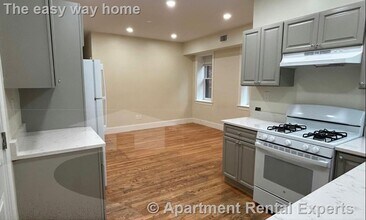 2036 Massachusetts Ave in Cambridge, MA - Foto de edificio - Building Photo