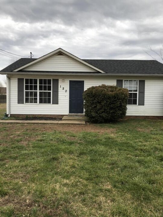 120 Gail St in Oak Grove, KY - Building Photo