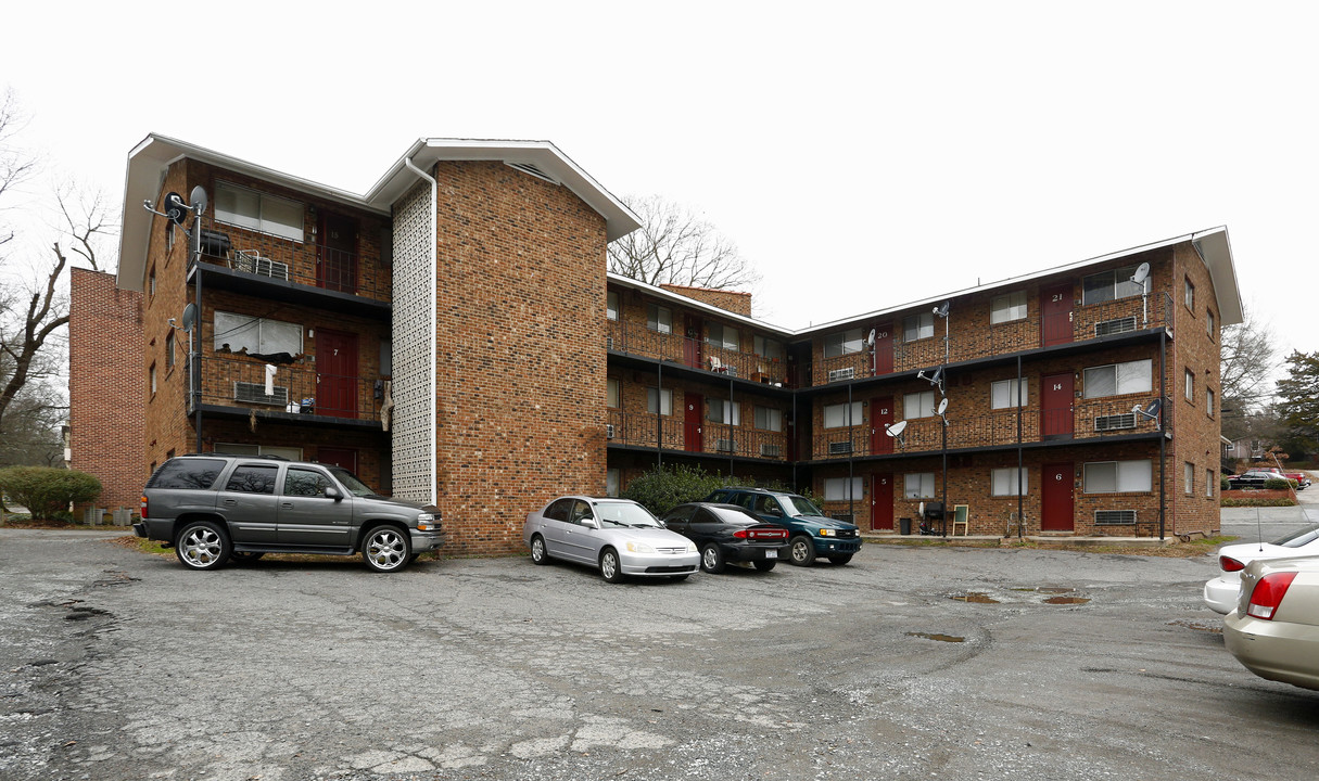 Executive Apartments in Durham, NC - Foto de edificio