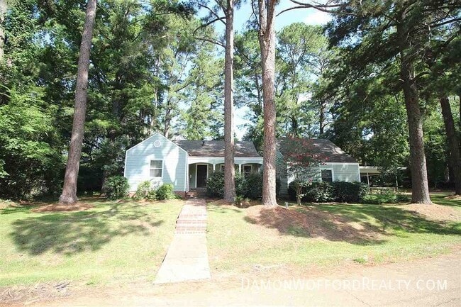 125 River Park Dr