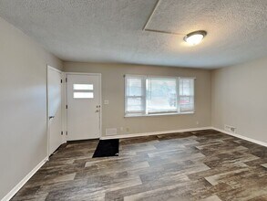 1103 44th Ave NE in Minneapolis, MN - Foto de edificio - Building Photo