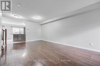 88 Elliottglen Dr in Ajax, ON - Building Photo - Building Photo