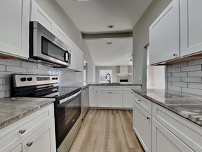 201 Kalmia Dr in Arlington, TX - Building Photo - Building Photo