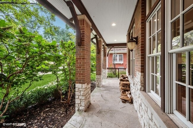 147 Linden Ave in Wilmette, IL - Building Photo - Building Photo