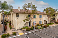 6049 Paseo Acampo in Carlsbad, CA - Foto de edificio - Building Photo