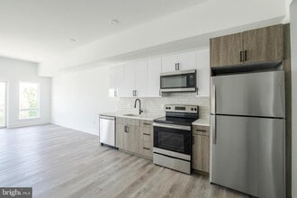 1420 Point Breeze Ave in Philadelphia, PA - Building Photo - Building Photo