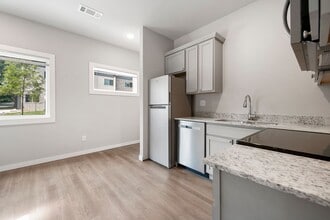 1348 W Avenue - Ave in Fayetteville, AR - Building Photo - Building Photo