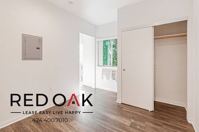 20200 Sherman Way in Los Angeles, CA - Building Photo - Building Photo