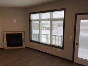 2149 Rolling Green Ln, Unit Mid Unit 2.5 in North Mankato, MN - Building Photo - Building Photo