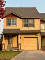 20878 Nova Loop, Unit 1 in Bend, OR - Building Photo